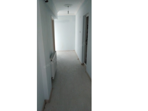 Celal Mah. Turhal Kiralık Daire |  3+1 Oda | 140M2 Aylık 12.000Tl | 5. Kat | Doğalgaz(Kombi) | 1 Banyo | 3 Yatak Odası Resim-4