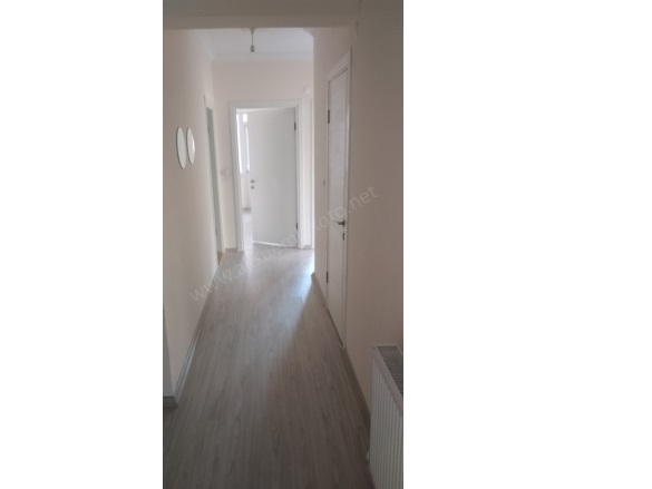 Cumhuriyet Mah. Turhal Kiralık Daire |  3+1 Oda | 140M2 Aylık 20.000Tl | 1. Kat | Doğalgaz(Kombi) | 1 Banyo | 3 Yatak Odası Resim-4