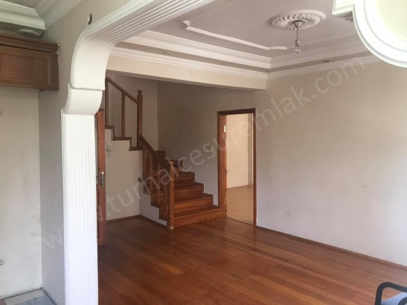 Osmangazi Mah. Turhal Satılık Villa |  6+1 Oda |5.500.000Tl | Tripleks | Doğalgaz(Kombi) | 2 Banyo | 2 Yatak Odası Resim-4