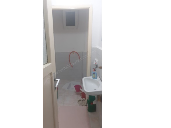 Osmangazi Mah. Turhal Satılık Daire |  3+1 Oda | 145M2 2.100.000Tl  Krediye Uygun  | 5. Kat | Doğalgaz(Kombi) | 1 Banyo | 2 Yatak Odası Resim-3