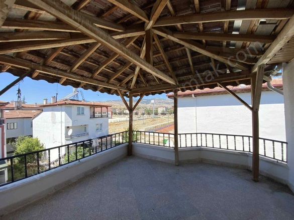 Osmangazi Mah. Turhal Satılık Villa |  6+1 Oda | 360M2 5.150.000Tl  Krediye Uygun  | Doğalgaz(Kombi) | 2 Banyo | 4 Yatak Odası Resim-2