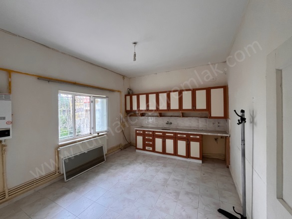 Cumhuriyet Mah. Turhal Kiralık Müstakil Ev |  2+1 Oda | 130M2 Aylık 13.000Tl | Zemin Kat | Doğalgaz(Kombi) | 1 Banyo | 1 Yatak Odası Resim-1