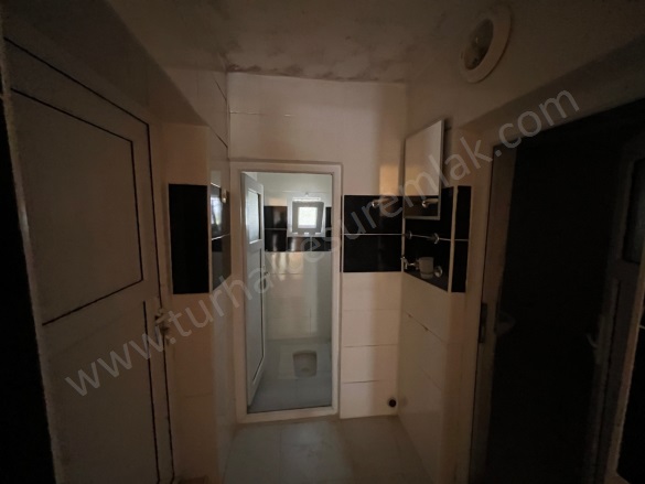 Cumhuriyet Mah. Turhal Kiralık Müstakil Ev |  2+1 Oda | 130M2 Aylık 13.000Tl | Zemin Kat | Doğalgaz(Kombi) | 1 Banyo | 1 Yatak Odası Resim-3