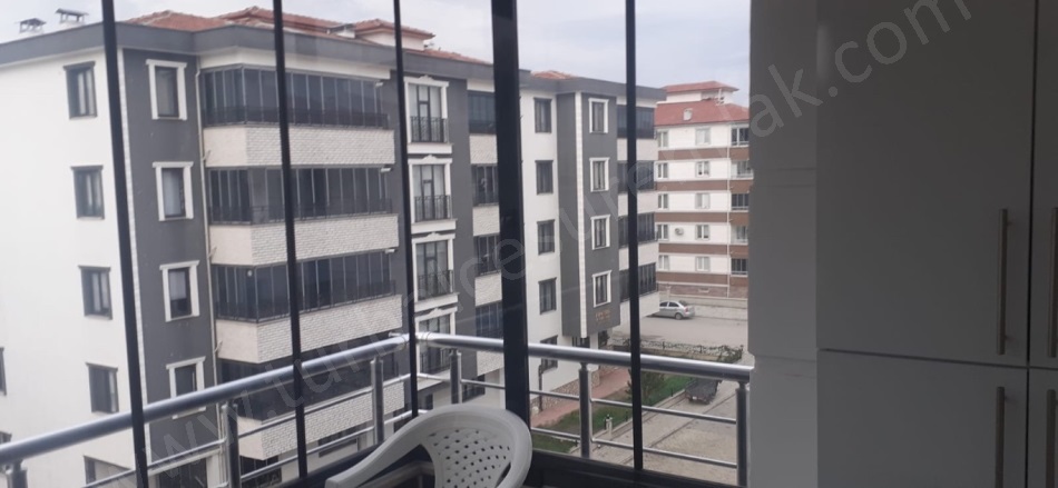 Mimar Sinan Mah. Turhal Satılık Daire |  3+1 Oda | 145M2 3.900.000Tl  Krediye Uygun  | 4. Kat | Doğalgaz(Kombi) | 1 Banyo | 1 Yatak Odası Resim-3