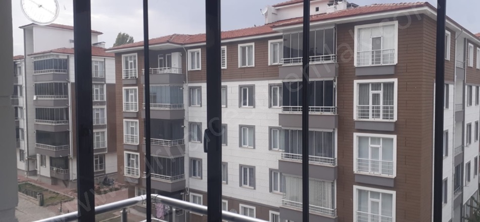 Mimar Sinan Mah. Turhal Satılık Daire |  3+1 Oda | 145M2 3.900.000Tl  Krediye Uygun  | 4. Kat | Doğalgaz(Kombi) | 1 Banyo | 1 Yatak Odası Resim-4
