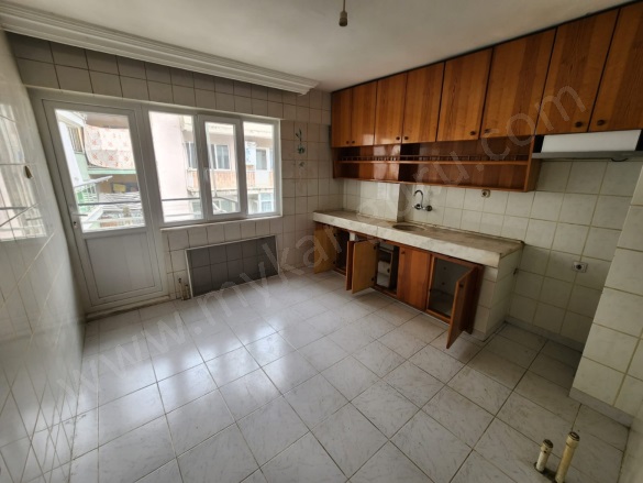 Cuma Mah. Efeler Kiralık Daire |  3+1 Oda | 130M2 Aylık 13.000Tl | 3. Kat Resim-5