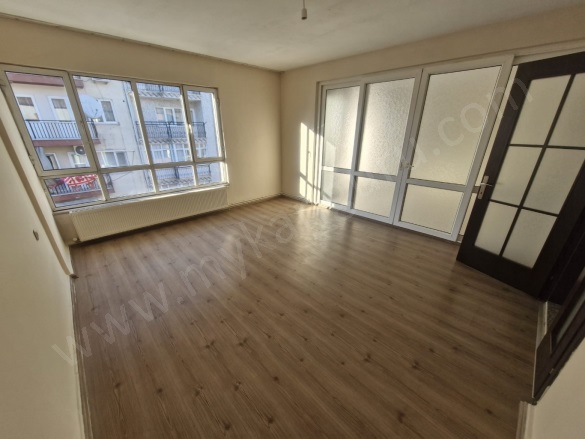 Yedi Eylül Mah. Efeler Kiralık Daire |  3+1 Oda | 115M2 Aylık 18.000Tl | 4. Kat | Doğalgaz(Kombi) | 1 Banyo Resim-3