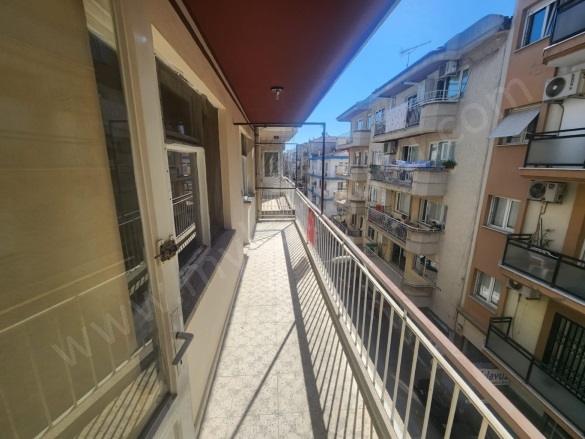 Güzelhisar Mah. Efeler Kiralık Daire |  3+1 Oda | 120M2 Aylık 13.000Tl | 3. Kat | Doğalgaz(Kombi) | 1 Banyo Resim-2