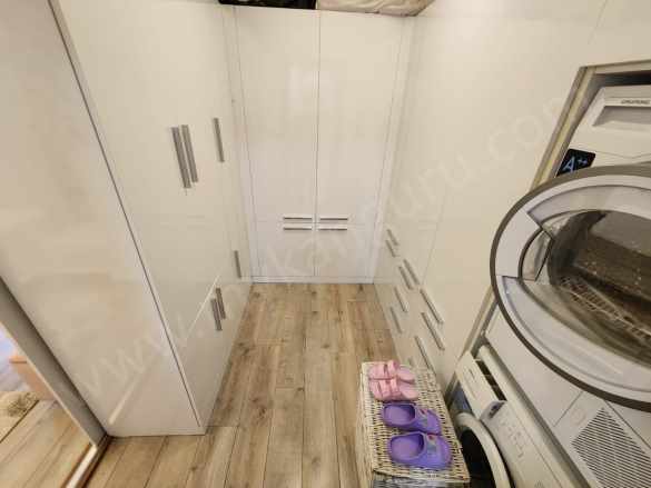 Satılık Daire Gold Towersda 4+1 277 M² Ara Kat Efeler Zeybek Mah