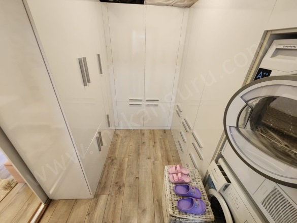 Zeybek Mah. Efeler Satılık Daire |  4+1 Oda | 277M2 12.500.000Tl  Krediye Uygun  | 2. Kat | Doğalgaz(Kombi) | 3 Banyo Resim-3