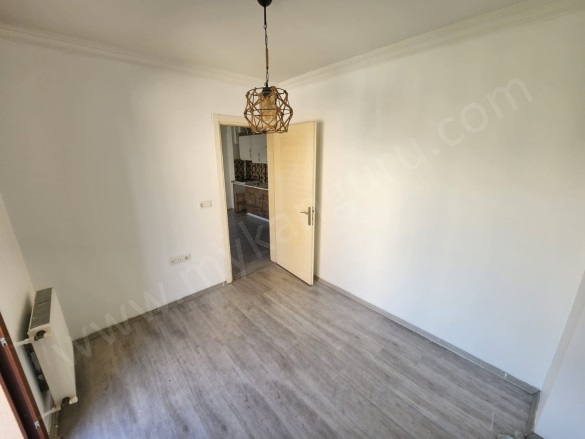 Cuma Mah. Efeler Kiralık Daire |  1+1 Oda | 55M2 Aylık 12.500Tl | 2. Kat | Doğalgaz(Kombi) | 1 Banyo Resim-3