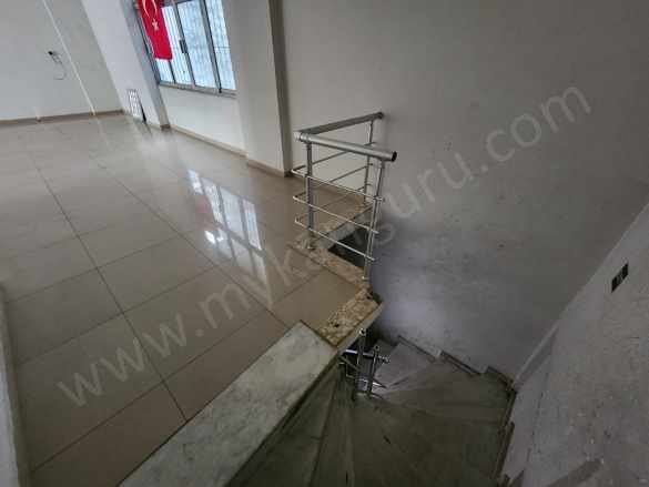 Satılık Dükkan Cumhuriyet Mahde 220 M² Depolu Efeler