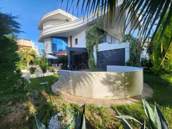 Kiralık işyeri Mimar Sinan Mahde 5+1 390 M² Villa Efeler