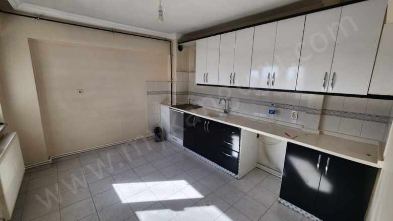 Satılık Daire Meşrutiyet Mahde 3+1 145 M² Efeler
