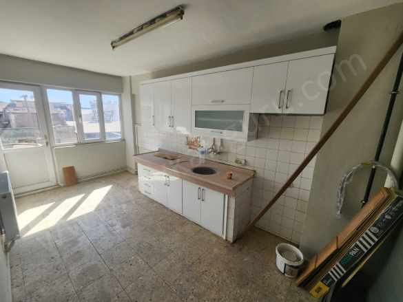 Kiralık Daire Zafer Mah Doğu Gazi Bulvarında 3+1 Efeler