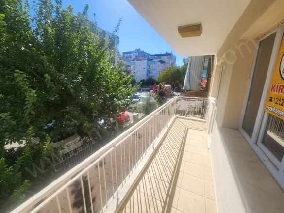 Kiralık Daire Cumhuriyet Mahallesinde 2+1 D Gazlı Efeler