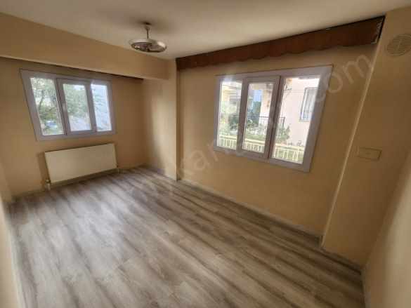 Kiralık Daire Cumhuriyet Mahallesinde 2+1 D Gazlı Efeler