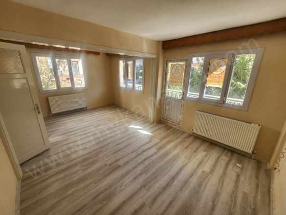 Kiralık Daire Cumhuriyet Mahallesinde 2+1 D Gazlı Efeler
