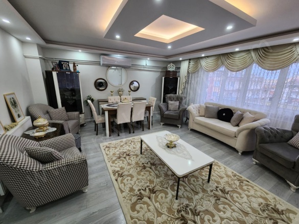 Zafer Mah. Efeler Satılık Daire |  2+1 Oda | 120M2 2.650.000Tl  Krediye Uygun  | 4. Kat | Doğalgaz(Kombi) | 1 Banyo Resim-4