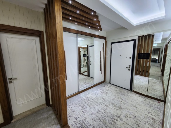 Zeybek Mah. Efeler Satılık Daire |  4+1 Oda | 250M2 12.750.000Tl  Krediye Uygun  | 1. Kat | Doğalgaz(Kombi) | 3 Banyo Resim-1