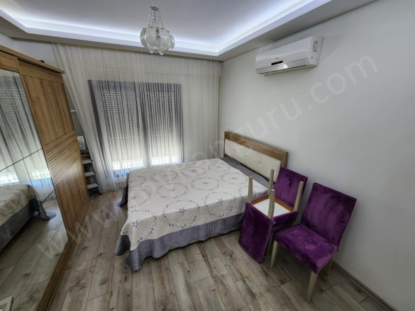 Zeybek Mah. Efeler Satılık Daire |  4+1 Oda | 250M2 12.750.000Tl  Krediye Uygun  | 1. Kat | Doğalgaz(Kombi) | 3 Banyo Resim-2