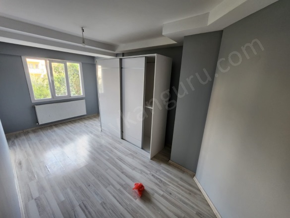 Efeler Mah. Efeler Kiralık Daire |  3+1 Oda | 140M2 Aylık 32.000Tl | 1. Kat | Doğalgaz(Kombi) | 2 Banyo Resim-5