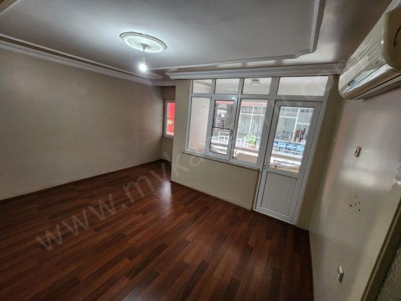 Cumhuriyet Mah. Efeler Satılık Daire |  2+1 Oda | 120M2 2.150.000Tl  Krediye Uygun  | Zemin Kat | 1 Banyo Resim-4