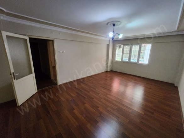 Cumhuriyet Mah. Efeler Satılık Daire |  2+1 Oda | 120M2 2.150.000Tl  Krediye Uygun  | Zemin Kat | 1 Banyo Resim-5