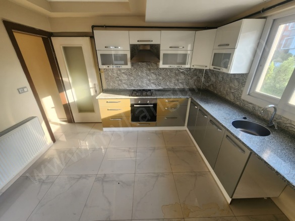 Efeler Mah. Efeler Kiralık Daire |  3+1 Oda | 135M2 Aylık 30.000Tl | 1. Kat | Doğalgaz(Kombi) Resim-3