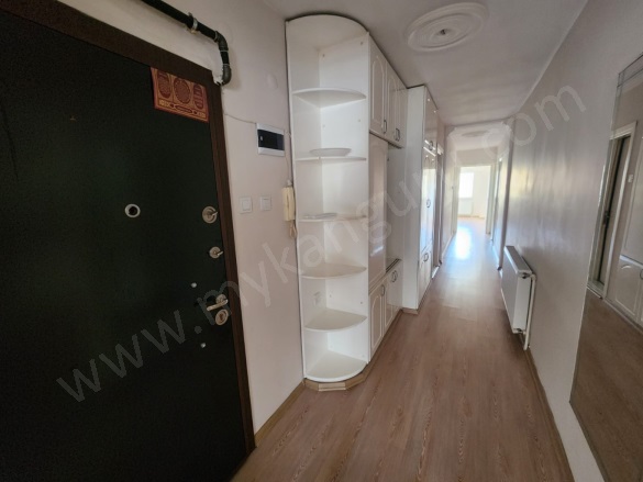Kurtuluş Mah. Efeler Kiralık Daire |  3+1 Oda | 135M2 Aylık 25.000Tl | 2. Kat | Doğalgaz(Kombi) | 1 Banyo Resim-3