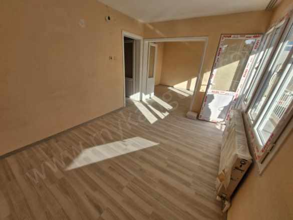 Kiralık Daire Girne Mahallesinde Doğalgazlı 2+1 Efeler