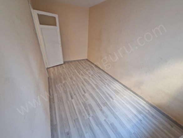 Girne Mah. Efeler Kiralık Daire |  2+1 Oda | 95M2 Aylık 21.000Tl | 3. Kat | Doğalgaz(Kombi) | 1 Banyo Resim-4