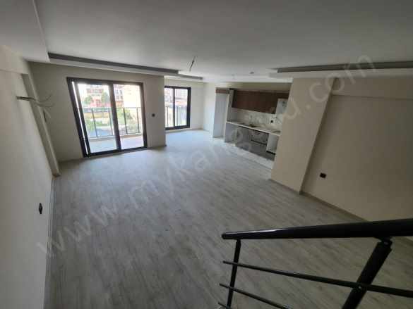 Satılık Daire Orta Mahallede 4+1 182 M² Dubleks Efeler