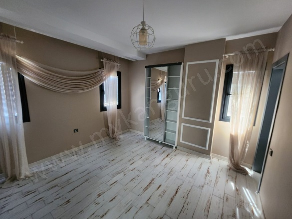 Mimar Sinan Mah. Efeler Kiralık Daire |  5+1 Oda | 350M2 Aylık 120.000Tl | Villa | Doğalgaz(Kombi) | 4 Banyo Resim-3