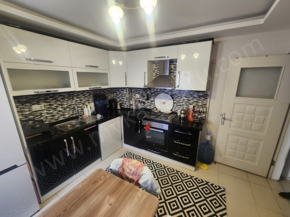 Cumhuriyet Mah. Efeler Kiralık Daire |  2+1 Oda | 125M2 Aylık 20.000Tl | 5. Kat | Doğalgaz(Kombi) | 1 Banyo Resim-2