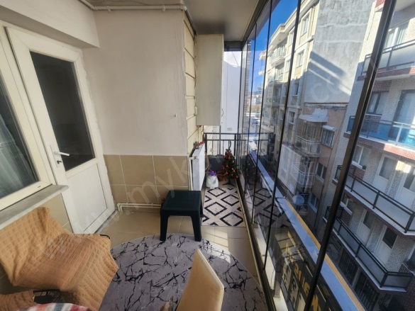 Cumhuriyet Mah. Efeler Kiralık Daire |  2+1 Oda | 125M2 Aylık 20.000Tl | 5. Kat | Doğalgaz(Kombi) | 1 Banyo Resim-4