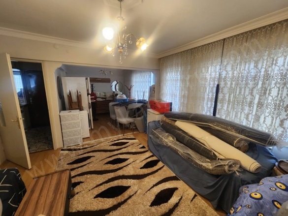 Yedi Eylül Mah. Efeler Satılık Daire |  3+1 Oda | 135M2 3.350.000Tl  Krediye Uygun  | 2. Kat | Doğalgaz(Kombi) | 1 Banyo Resim-1