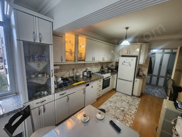 Yedi Eylül Mah. Efeler Satılık Daire |  3+1 Oda | 135M2 3.350.000Tl  Krediye Uygun  | 2. Kat | Doğalgaz(Kombi) | 1 Banyo Resim-3