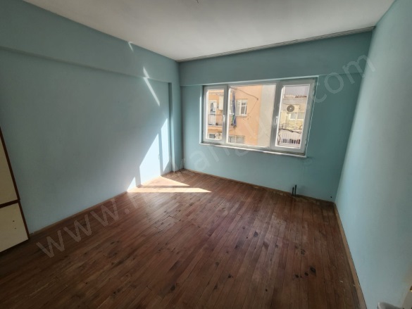 Meşrutiyet Mah. Efeler Kiralık Daire |  3+1 Oda | 135M2 Aylık 17.000Tl | 4. Kat | Soba | 1 Banyo Resim-1