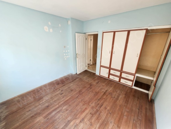 Meşrutiyet Mah. Efeler Kiralık Daire |  3+1 Oda | 135M2 Aylık 17.000Tl | 4. Kat | Soba | 1 Banyo Resim-5