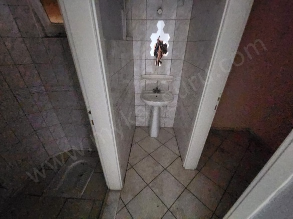 Meşrutiyet Mah. Efeler Kiralık Daire |  3+1 Oda | 135M2 Aylık 19.000Tl | 4. Kat | Doğalgaz(Kombi) | 1 Banyo Resim-5