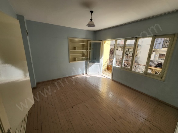 Meşrutiyet Mah. Efeler Kiralık Daire |  3+1 Oda | 135M2 Aylık 17.000Tl | 2. Kat | Soba | 1 Banyo Resim-1