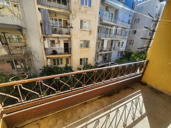 Meşrutiyet Mah. Efeler Kiralık Daire |  3+1 Oda | 135M2 Aylık 17.000Tl | 2. Kat | Soba | 1 Banyo Resim-3