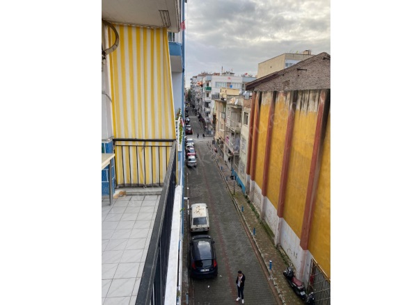 Güzelhisar Mah. Efeler Satılık Daire |  4+1 Oda | 135M2 2.500.000Tl  Krediye Uygun  | 3. Kat | Soba | 1 Banyo Resim-2