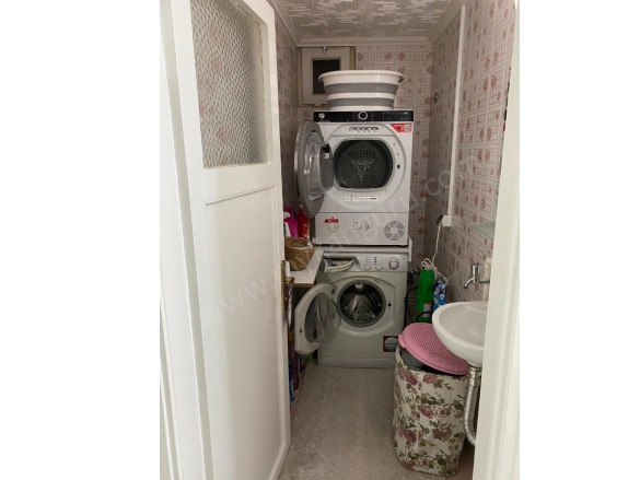 Güzelhisar Mah. Efeler Satılık Daire |  4+1 Oda | 135M2 2.500.000Tl  Krediye Uygun  | 3. Kat | Soba | 1 Banyo Resim-3