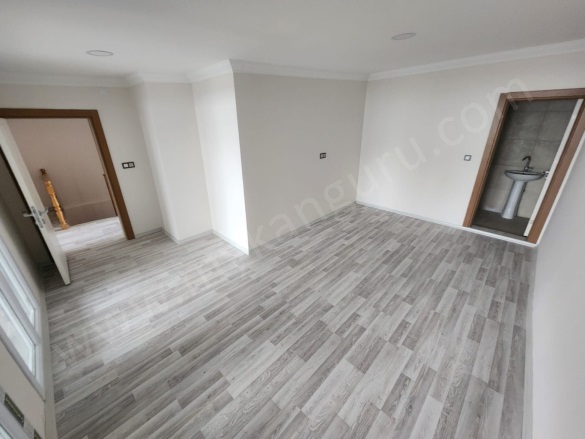 Kurtuluş Mah. Efeler Satılık Dubleks |  5+1 Oda | 135M2 10.750.000Tl  Krediye Uygun  | 5. Kat | Doğalgaz(Kombi) | 3 Banyo Resim-1