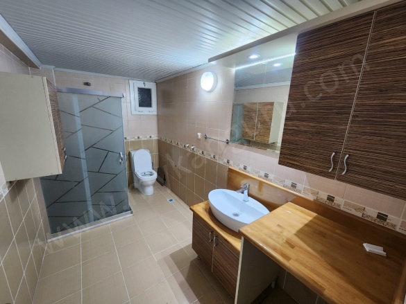 Kurtuluş Mah. Efeler Kiralık Daire |  3+1 Oda | 175M2 Aylık 30.000Tl | 1. Kat | Doğalgaz(Kombi) | 2 Banyo Resim-5
