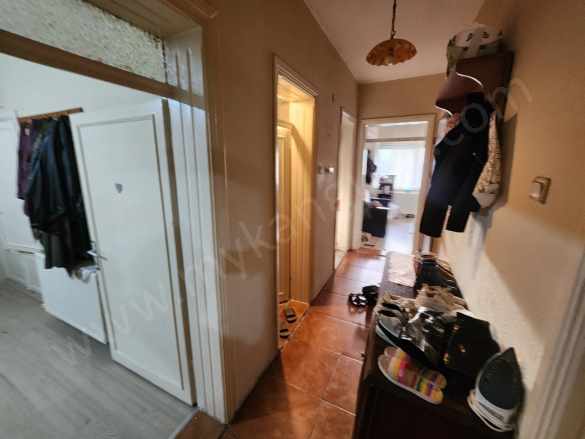 Satılık Daire Cuma Mah Cadde Üzerinde 2+1 80 M² Efeler