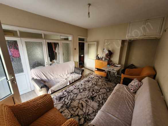 Satılık Daire Cuma Mah Cadde Üzerinde 2+1 80 M² Efeler