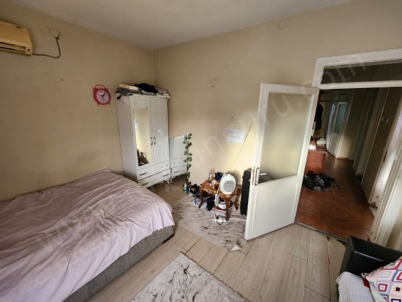 Cuma Mah. Efeler Satılık Daire |  2+1 Oda | 80M2 2.800.000Tl  Krediye Uygun  | 2. Kat | 1 Banyo Resim-4